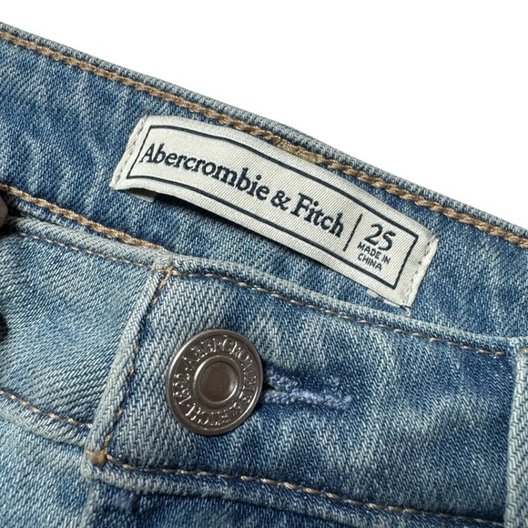 ABERCROMBIE & FITCH Denim Step Hem Skirt Raw Hem Womens size 25 light wash - Picture 3 of 7